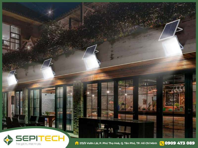 Đèn pha năng lượng mặt trời